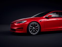 Tesla Model S - front left view