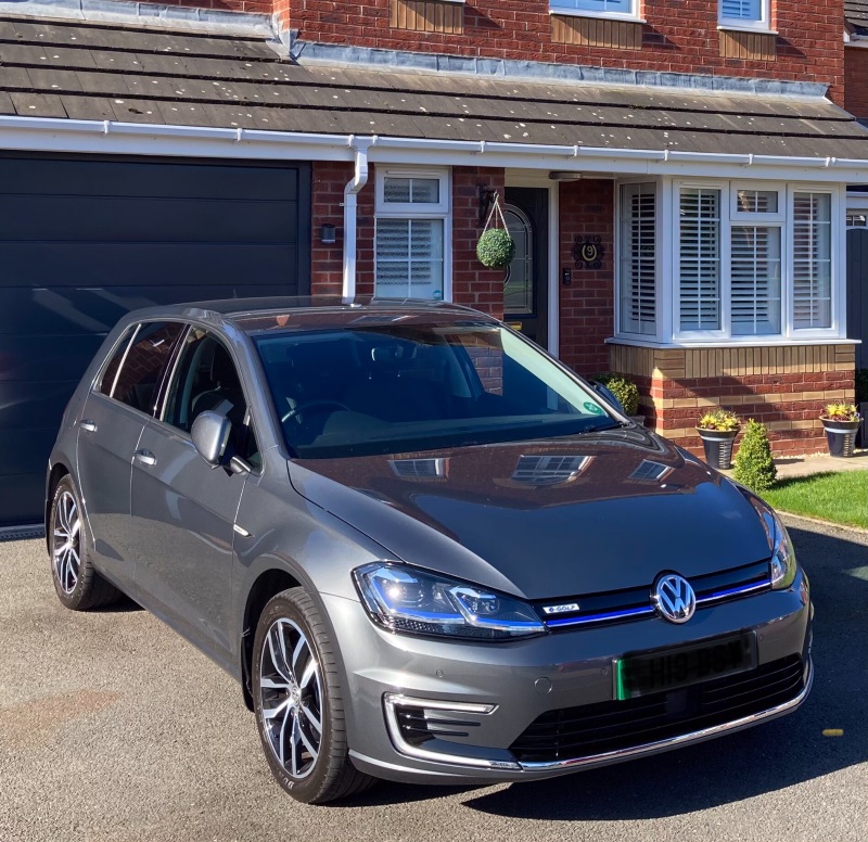 Volkswagen e-Golf  2019 - title image