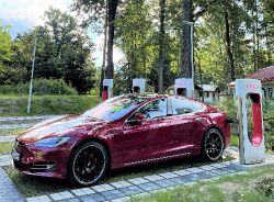 Tesla Model S - Image 7 from the photo gallery