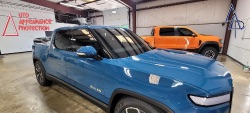 Rivian R1T - Image 7 from the photo gallery